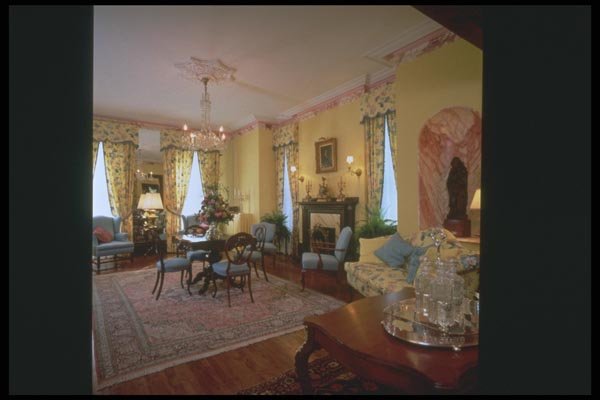 190032 Traditional Yellow Living Area A4 Photo Print