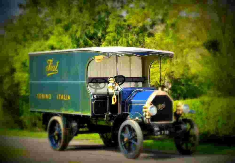 1915 Fiat 18P Box Van A4 Photo Print