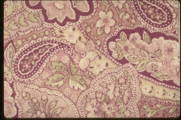 192037 Large White And Dusty Rose Paisley A4 Photo Print