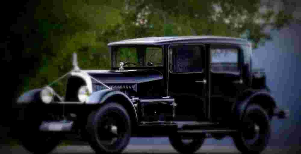 1930 Voisin C14 Berline A4 Photo Print