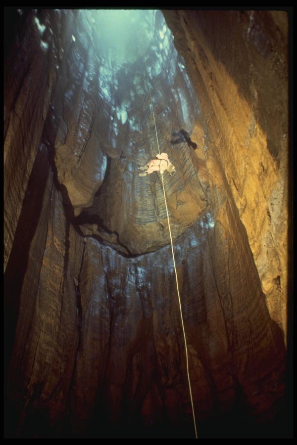 194040 Caver Descending A 150' Pit In Tennessee A4 Photo Print