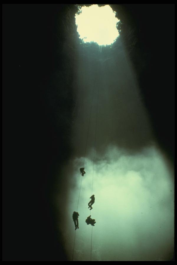 194042 Cavers In Sunbeam, Sotano De Las Golondrinas, Mexico A4 Photo Print