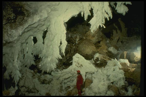 194052 World's Largest Gypsum Formations chandeliers In Lechuguilla A4 Photo Print