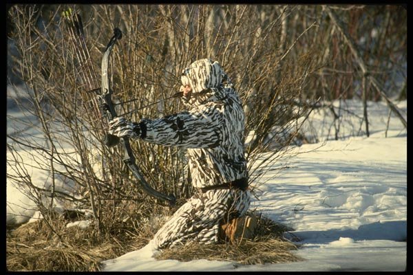 195016 Bow Hunter In Snow camouflaged A4 Photo Print