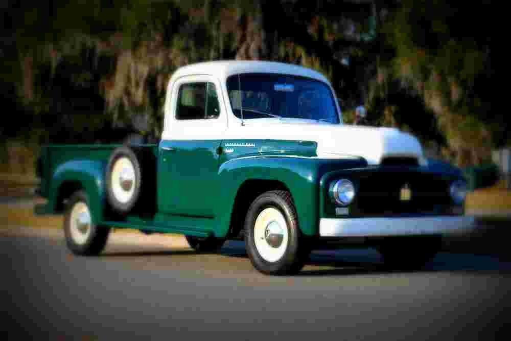 1954 International R100 A4 Photo Print