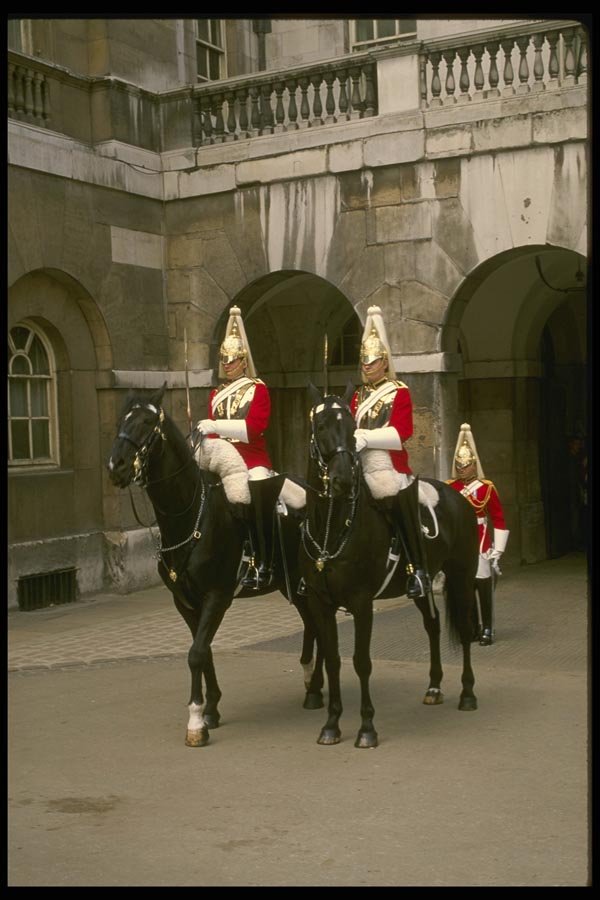 197079 Buckingham Palace Horsemen A4 Photo Print