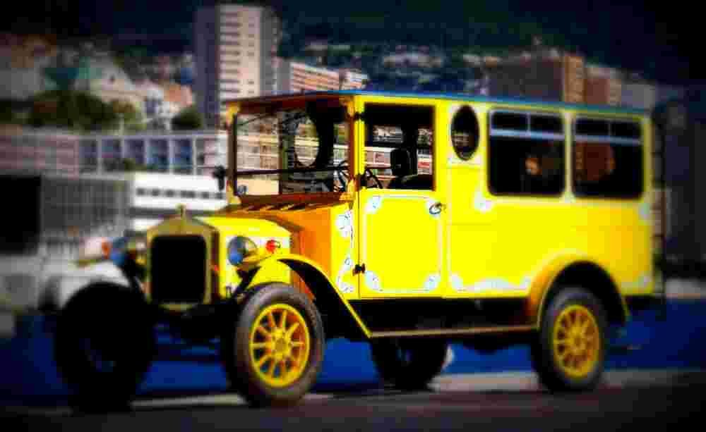 1987 fleur de lys newark minibus A4 Photo Print