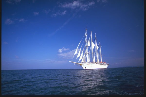 204029 Under Full Sail Off The Italian Island Of Elba A4 Photo Print