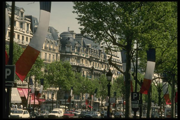 205015 Classic Avenue Des Champs Elysees A4 Photo Print