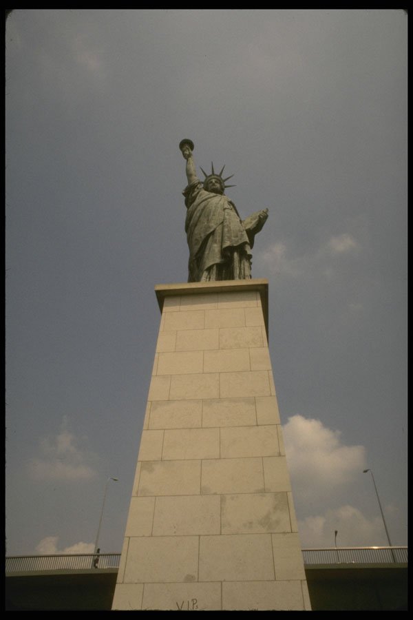 205039 Statue Of Liberty, Seine River A4 Photo Print