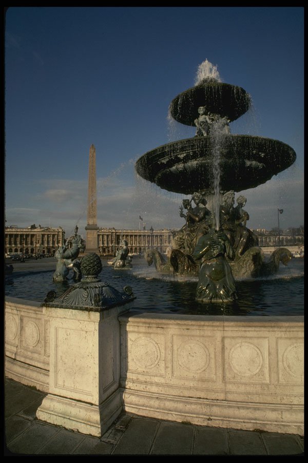 205043 Fountain, Place De Concorde A4 Photo Print