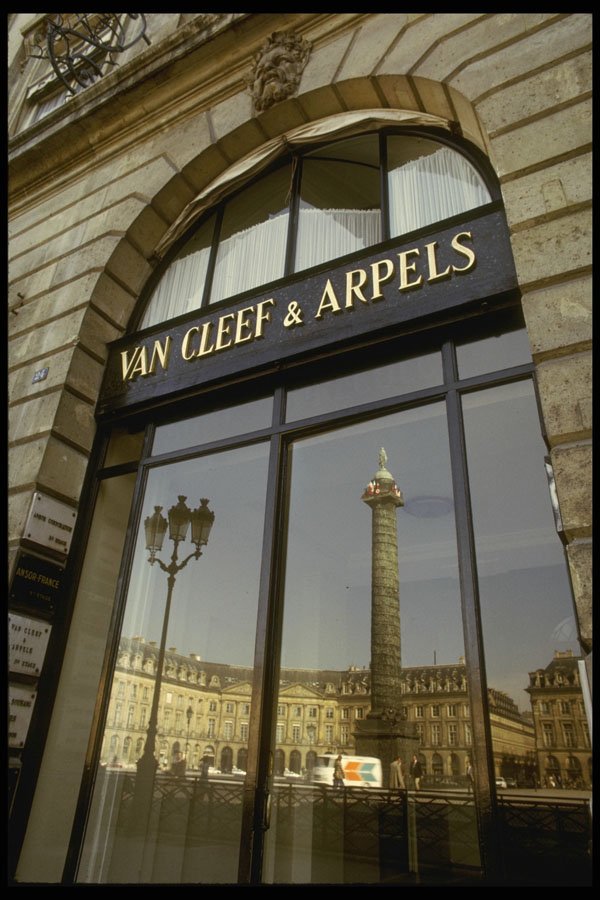 205089 Headquarters, Van Cleef And Arpels A4 Photo Print