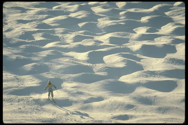 206018 Moguls A4 Photo Print