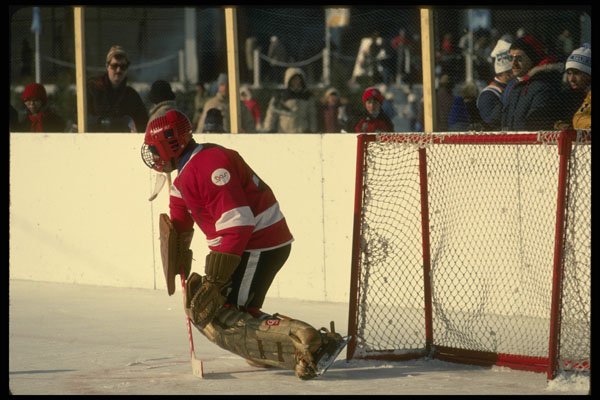206093 Defending The Hockey Net A4 Photo Print