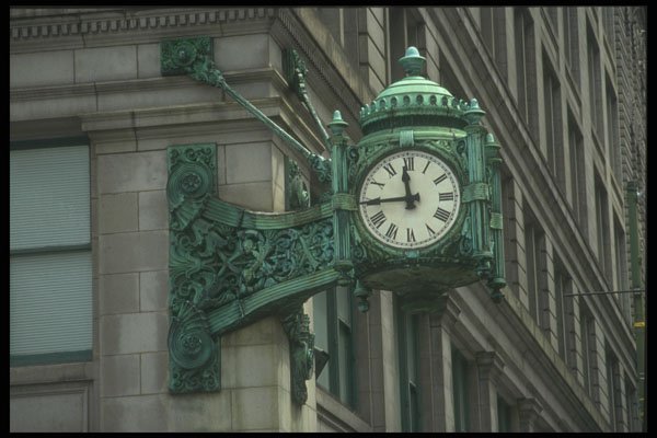 212002 Street Clock, Marshall Field And Co. Building, State St. A4 Photo Print