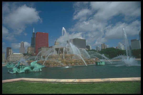 212010 Buckingham Fountain, Grant Fountain A4 Photo Print
