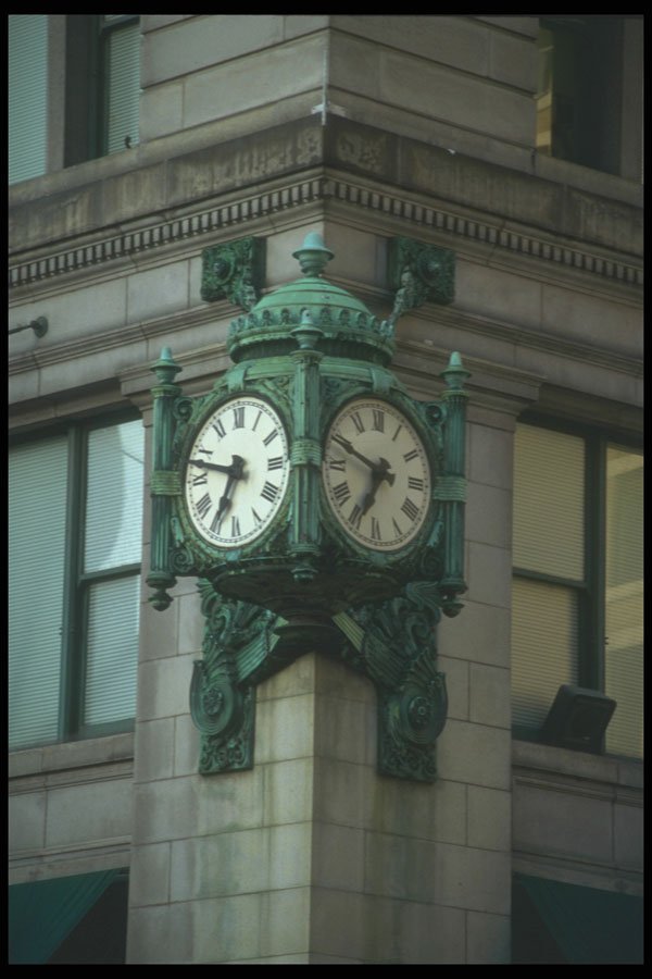 212020 Street Clock, Marshall Field And Co. Building, State St. A4 Photo Print