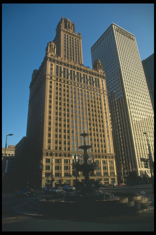 212085 Jewelers Building, E. Wacker Dr. A4 Photo Print