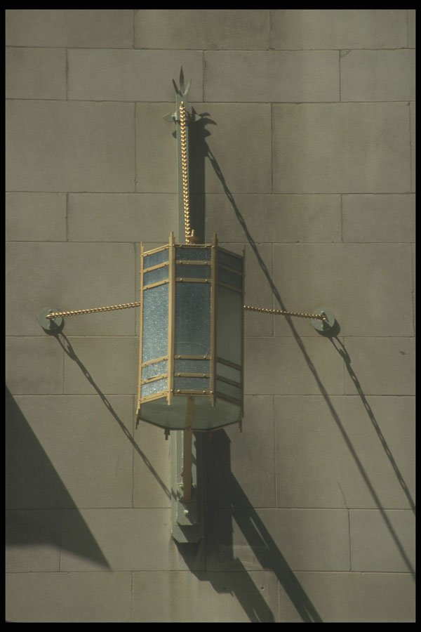 212092 Exterior Lamp, N. Michigan Ave. A4 Photo Print