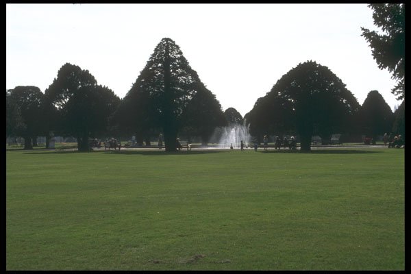 214087 Hampton Court, England A4 Photo Print