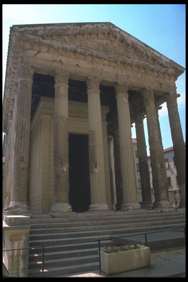 215012 Temple Of Augustus And Livia, Vienne, Rhone Valley A4 Photo Print