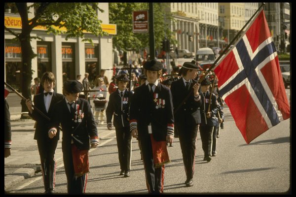 219028 Contemporary Bergen Band Parades The City A4 Photo Print
