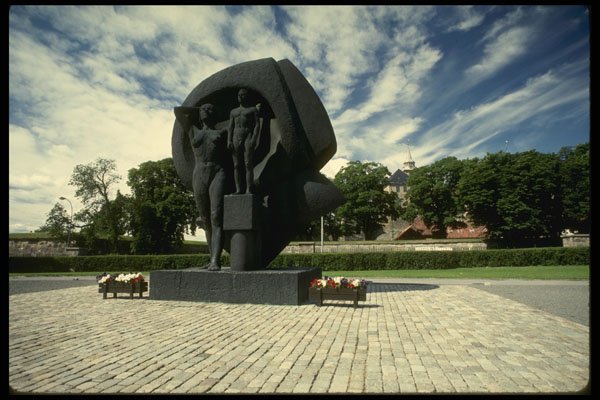 219042 Bronze Sculpture On Grounds Of Akerhus Fortress A4 Photo Print