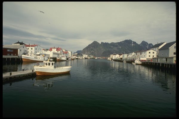219089 Henningsvaer Fishing Port A4 Photo Print