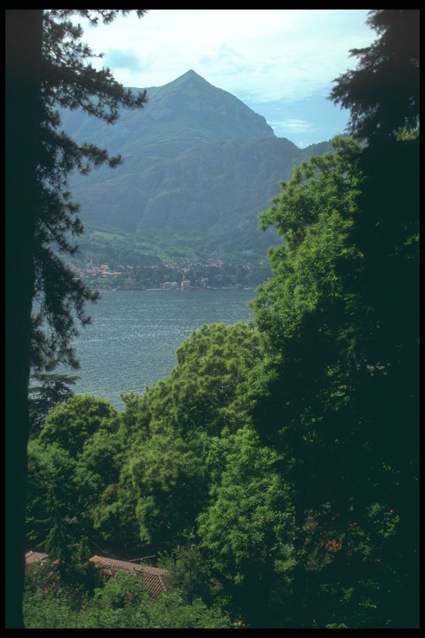 224053 Bellagio, Lac Como A4 Photo Print