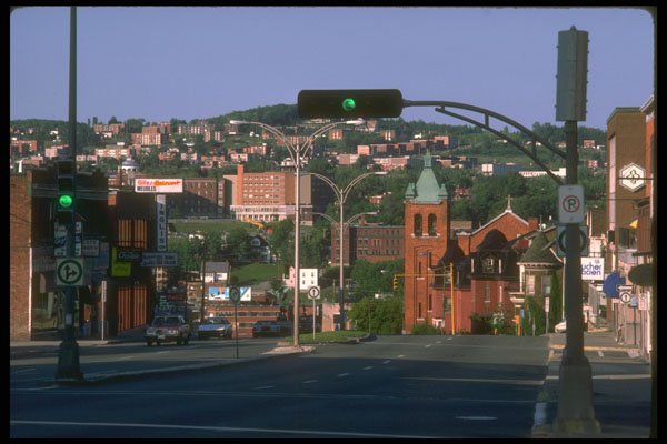 232027 Traffic Lights, Sherbrooke A4 Photo Print