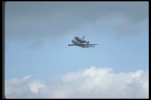 245099 Shuttle Discovery Near A NASA 747 A4 Photo Print