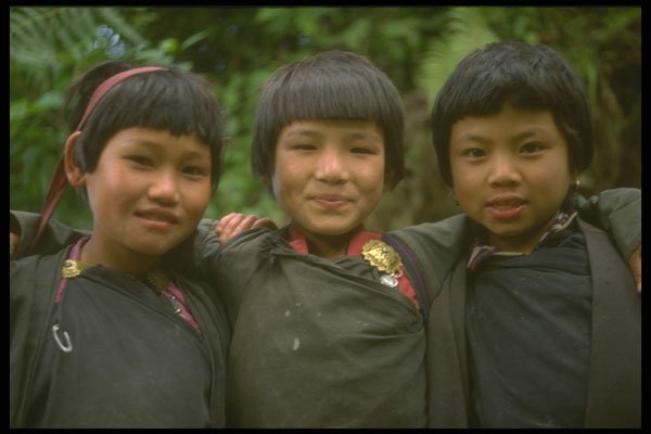 246058 School Girls, Yurung A4 Photo Print