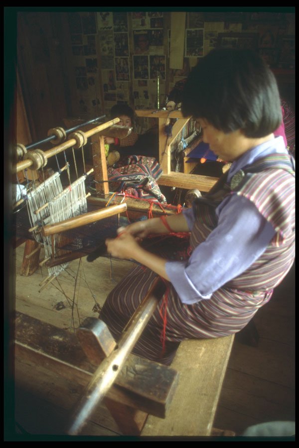 246076 Young Woman Weaves Cloth On A Traditional Loom A4 Photo Print
