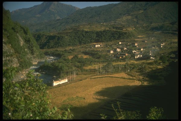 246090 Tashi Yangtse, Eastern Bhutan A4 Photo Print