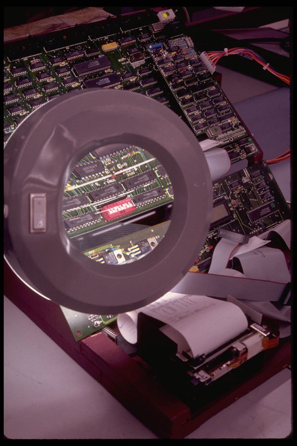 250023 Magnifying Lens A4 Photo Print