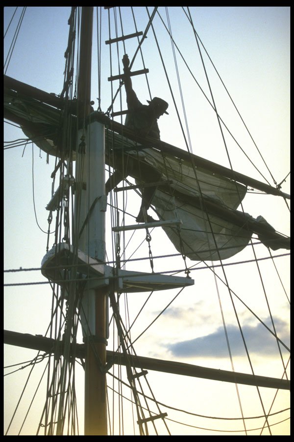 257009 The Black Pearl, Skipper In The Rigging A4 Photo Print