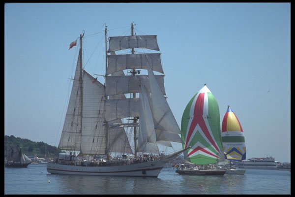 257088 Dar Malodiezy, Square Rigged Ship, Poland A4 Photo Print
