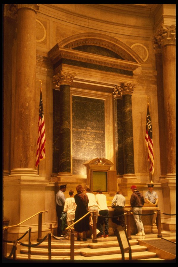 259090 Viewing The U.S. Constitution At The National Archives A4 Photo Print