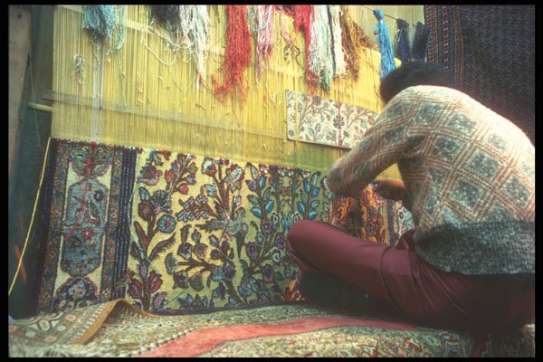 260096 Man Weaving Persian Carpet, Iran A4 Photo Print