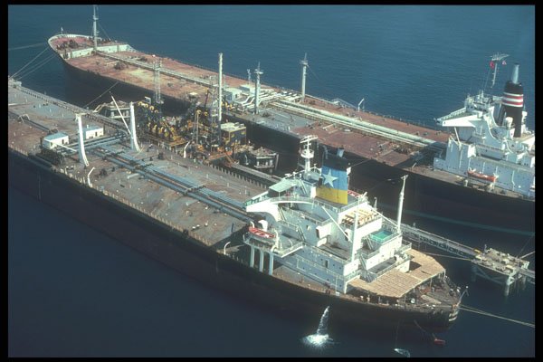 260097 Super tankers Loading Oil, Saudi Arabia A4 Photo Print