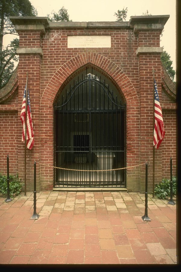 261007 George Washington Tomb, Mount Vernon A4 Photo Print