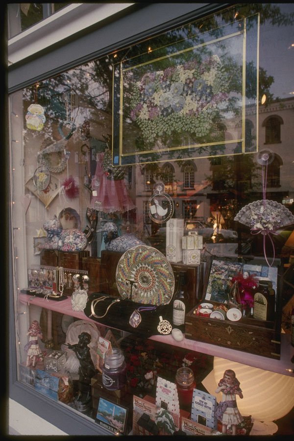 261017 Gift Shop Window, Old Town Alexandria A4 Photo Print