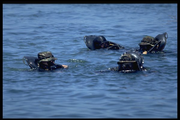 270096 Navy SEALs, Water Insertion, Frogmen A4 Photo Print