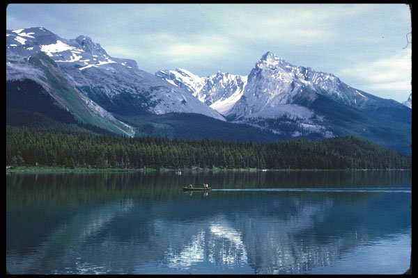 276071 Jasper National Park, Maligne Lake A4 Photo Print