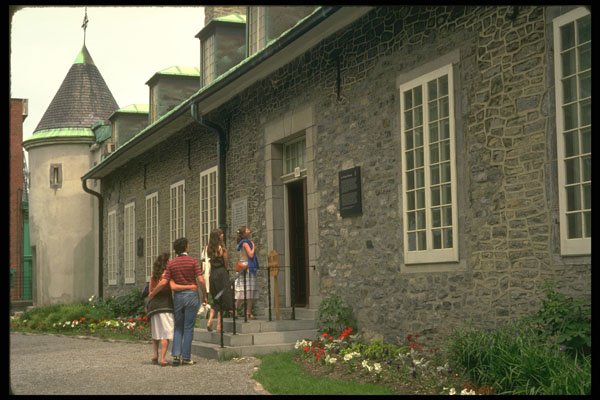277011 Chateau Ramezay, Old Montreal A4 Photo Print
