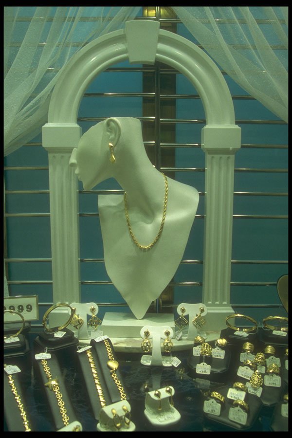 279034 Gold Window Shopping A4 Photo Print