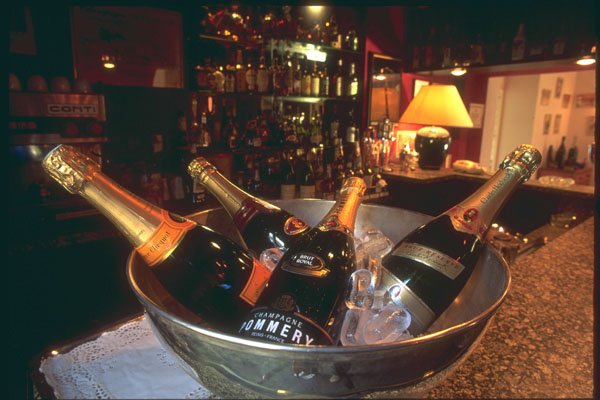 281061 Champagne On Ice A4 Photo Print