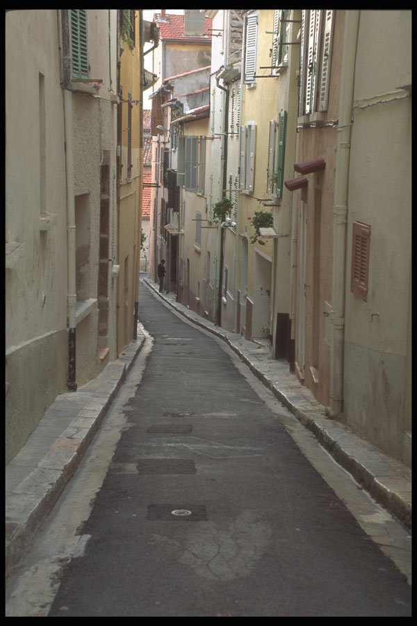 281067 Winding Streets And Alleys A4 Photo Print