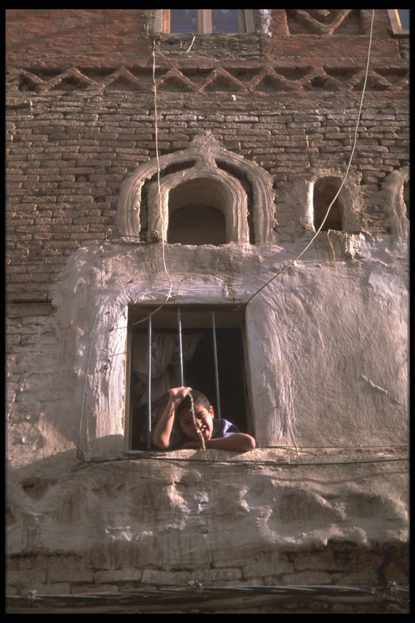 290040 Small Window, San'aa A4 Photo Print