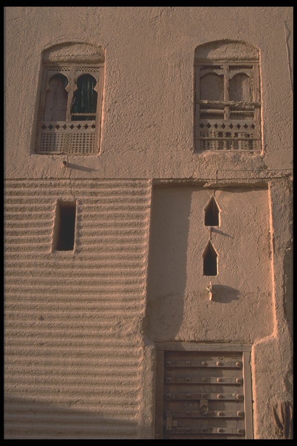 290074 Typical Hadrami's Facade, Tarim, Hadramout A4 Photo Print